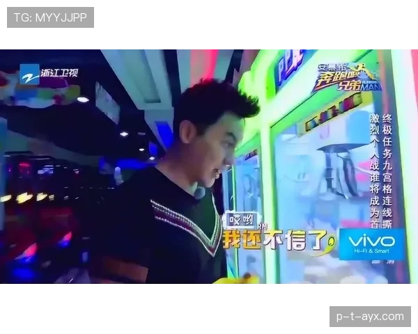 吕小军路人脸逛超市，手提袋全是名牌包装袋，差点认错人