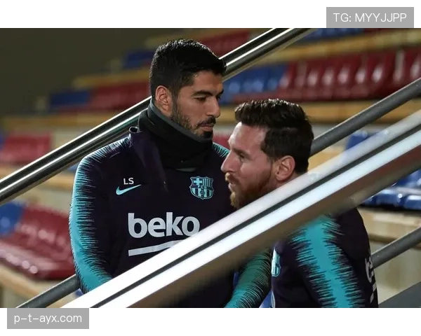 苏亚雷斯训练完直接去超市抢打折牛排，这反差谁懂